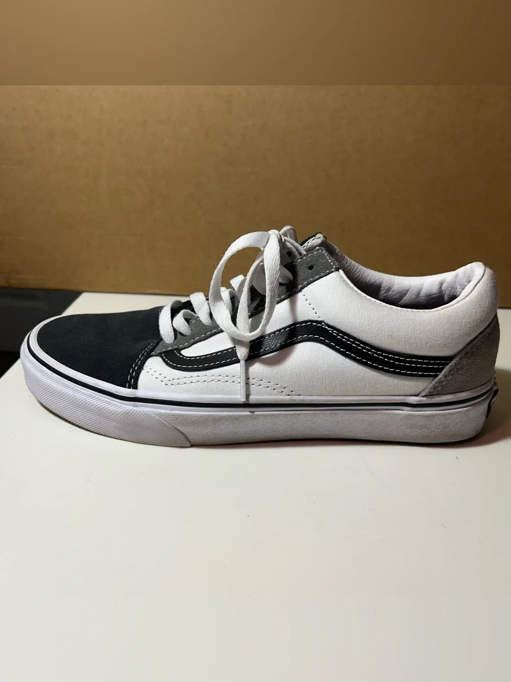 Vans Men's Size 7.5 Low-Top Color-Block Lace Up Sneakers Shoes Black and White